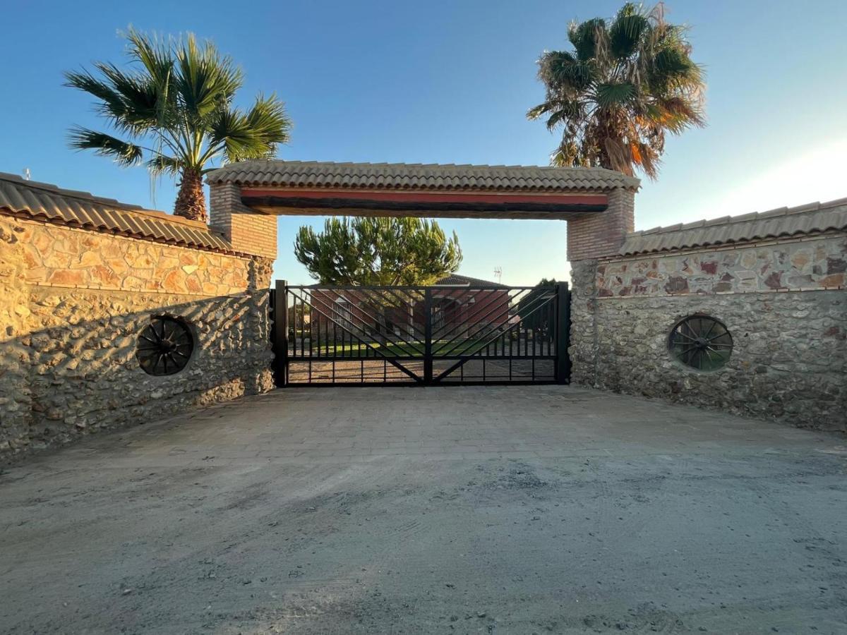 La Estacada Villa Lora del Río Екстериор снимка
